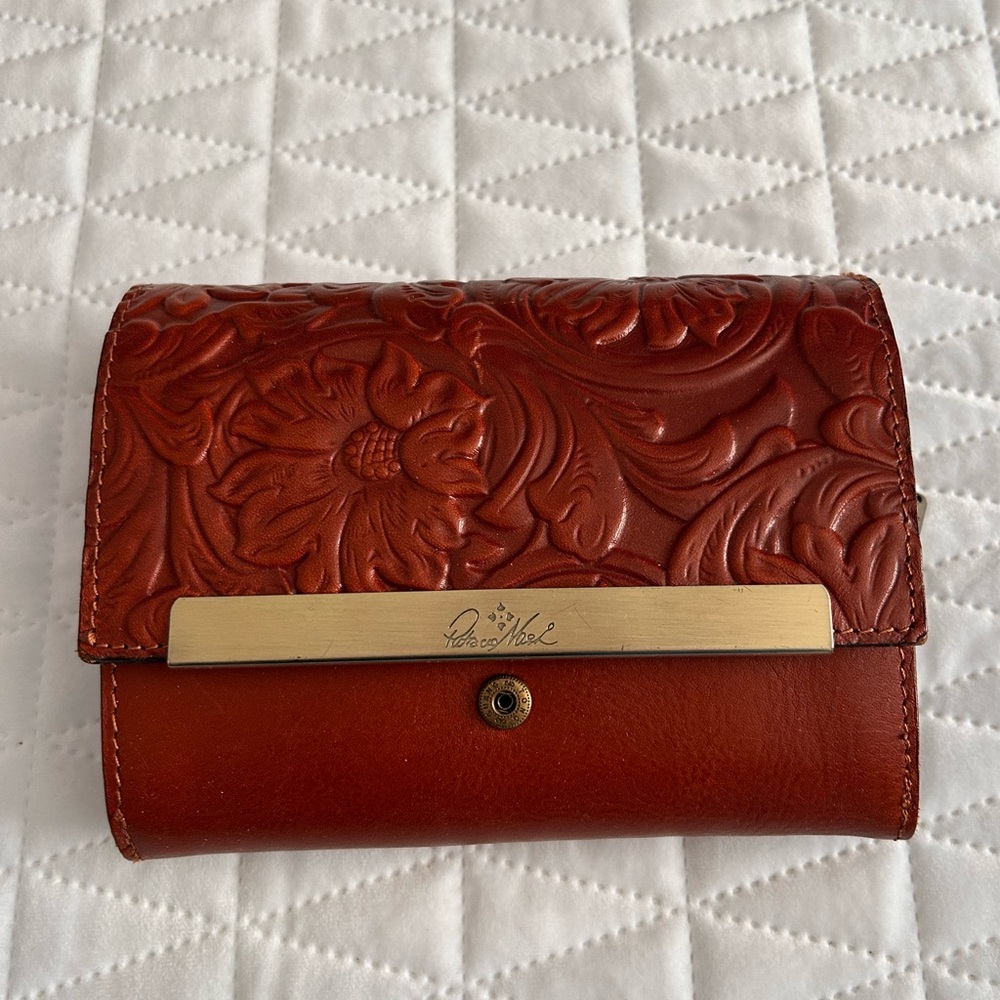 FREE GIFT/ PATRICIA NASH CANETTI FLORENCE TRIFOLD LEATHER WALLET